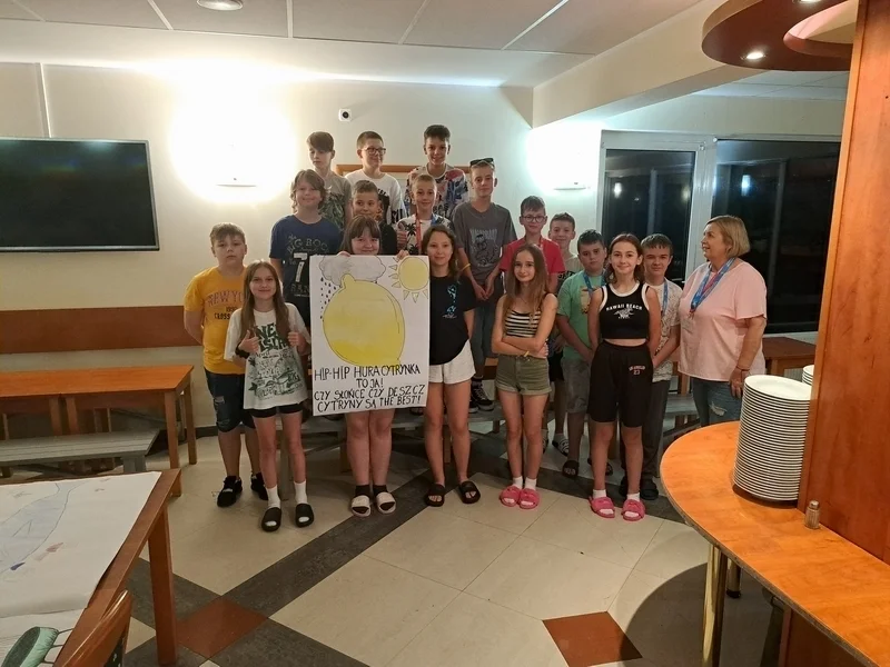 13 2prezentacje grup.